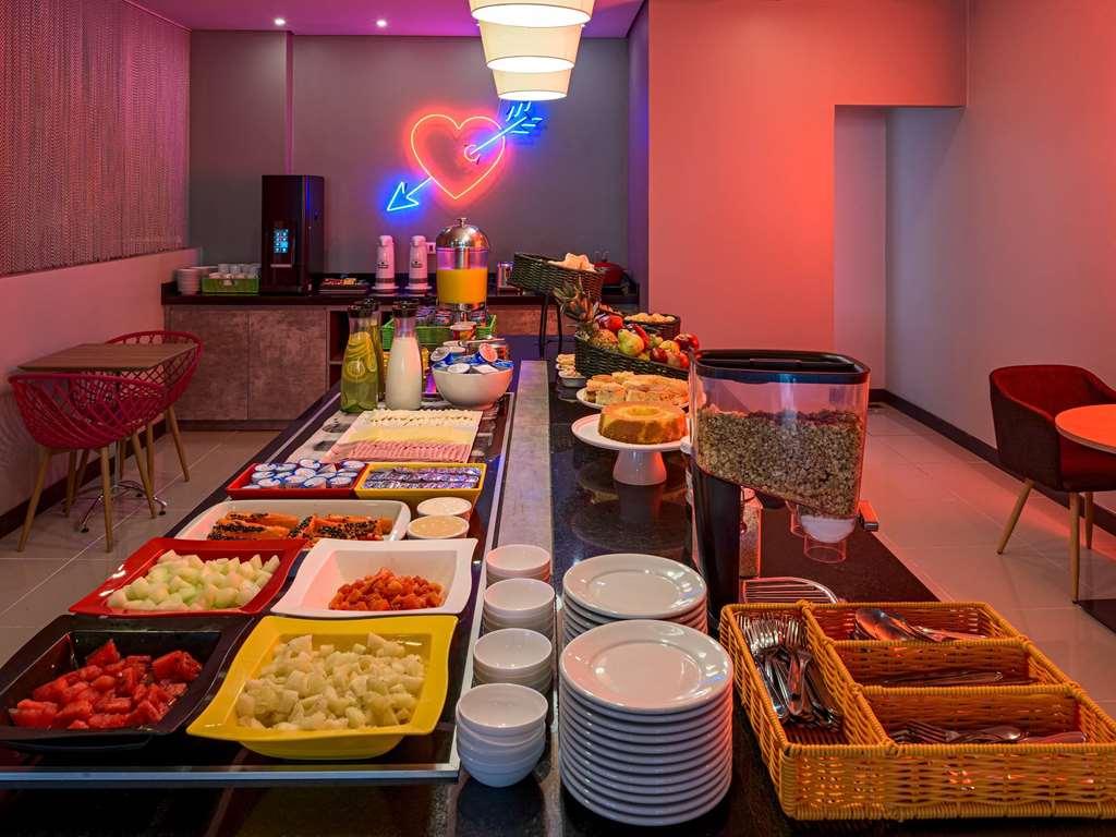 Golden Tower Express Franca By Fenix Hoteis Restaurang bild